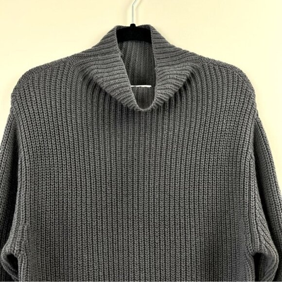 Aritzia Gray Turtleneck Sweater - Picture 8 of 13